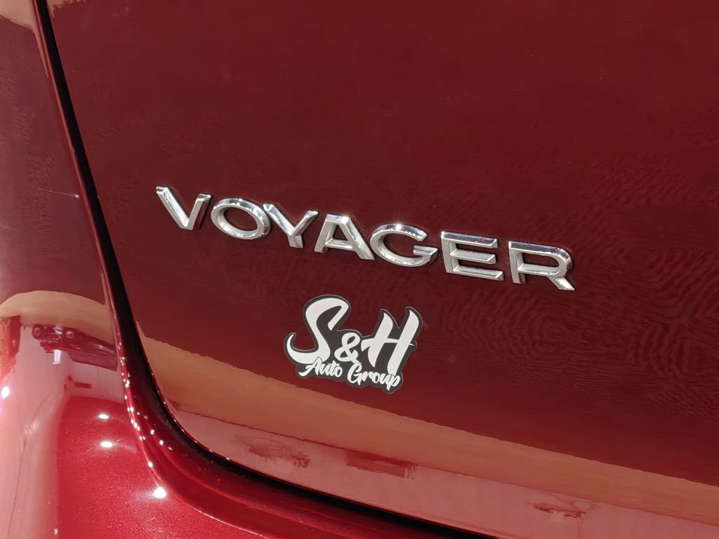 Used 2020 Chrysler Voyager L FWD image 45