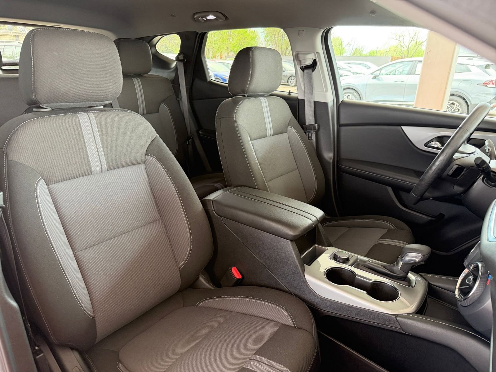 Used 2025 Chevrolet Blazer LT image 37