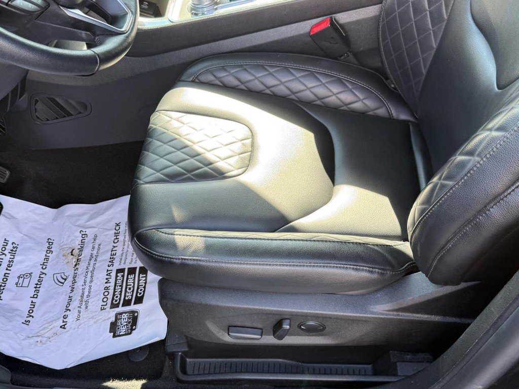 Used 2024 Ford Edge Titanium image 17