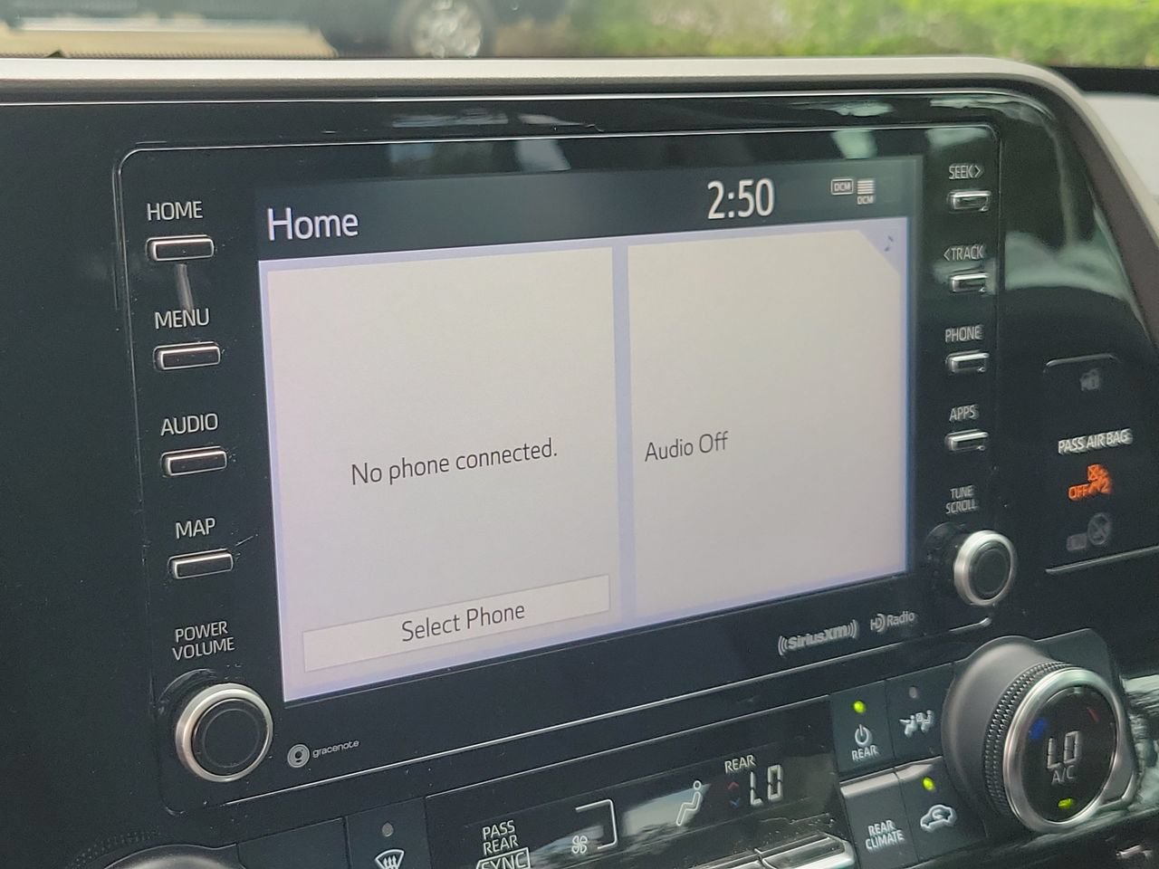 Used 2022 Toyota Highlander LE FWD image 25
