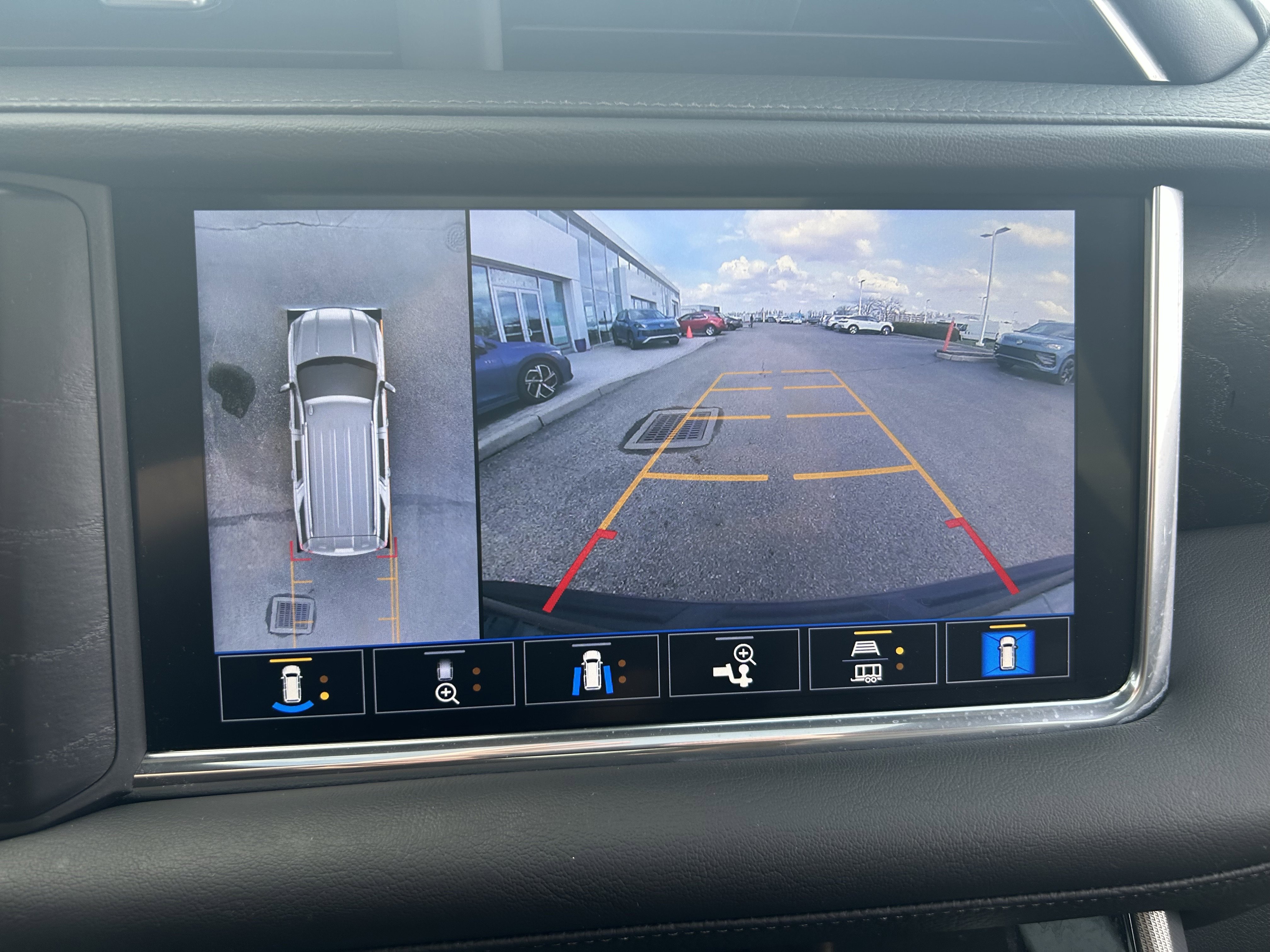 Used 2021 GMC Yukon Denali w/ Denali Ultimate Package image 14