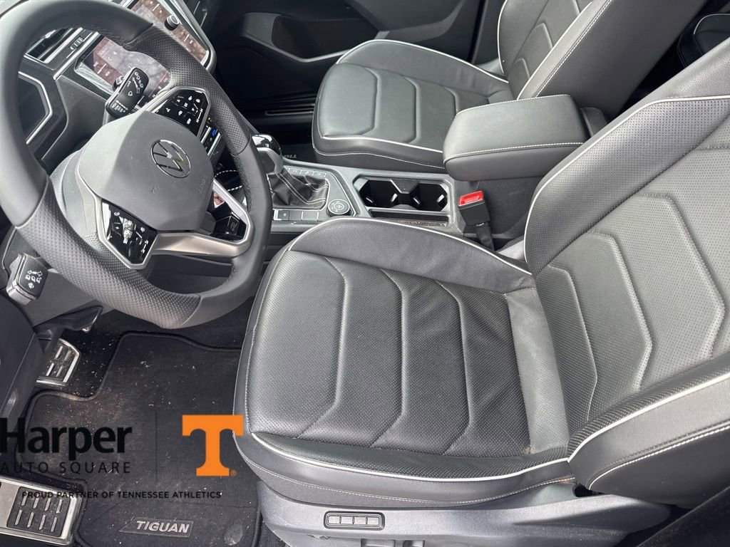 Used 2022 Volkswagen Tiguan SEL R-Line image 13