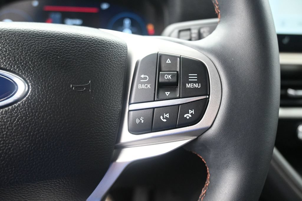 Used 2025 Ford Explorer Active RWD image 22