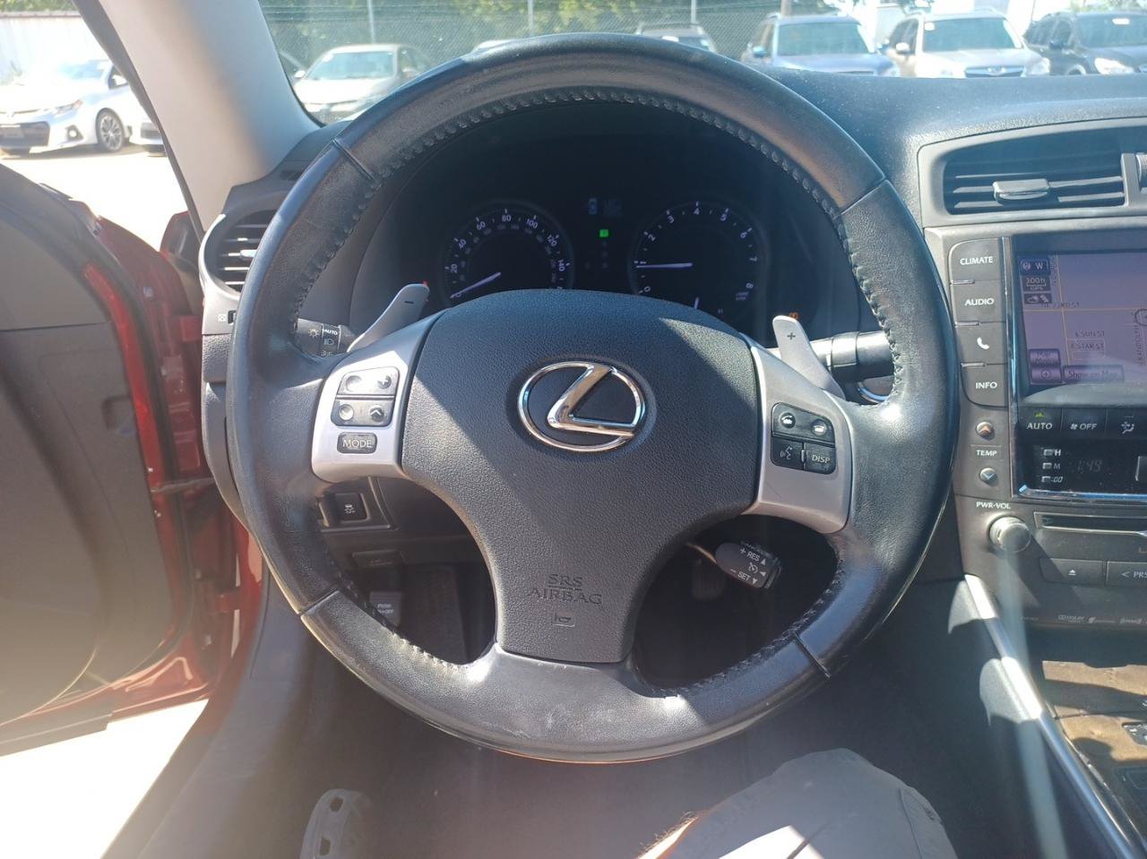 Used 2013 Lexus IS 250C w/ Luxury Pkg RWD image 10