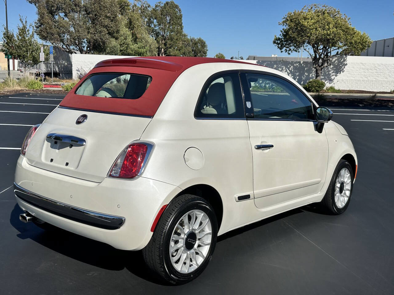Used 2014 FIAT 500 Lounge w/ Luxury Leather Package FWD image 5