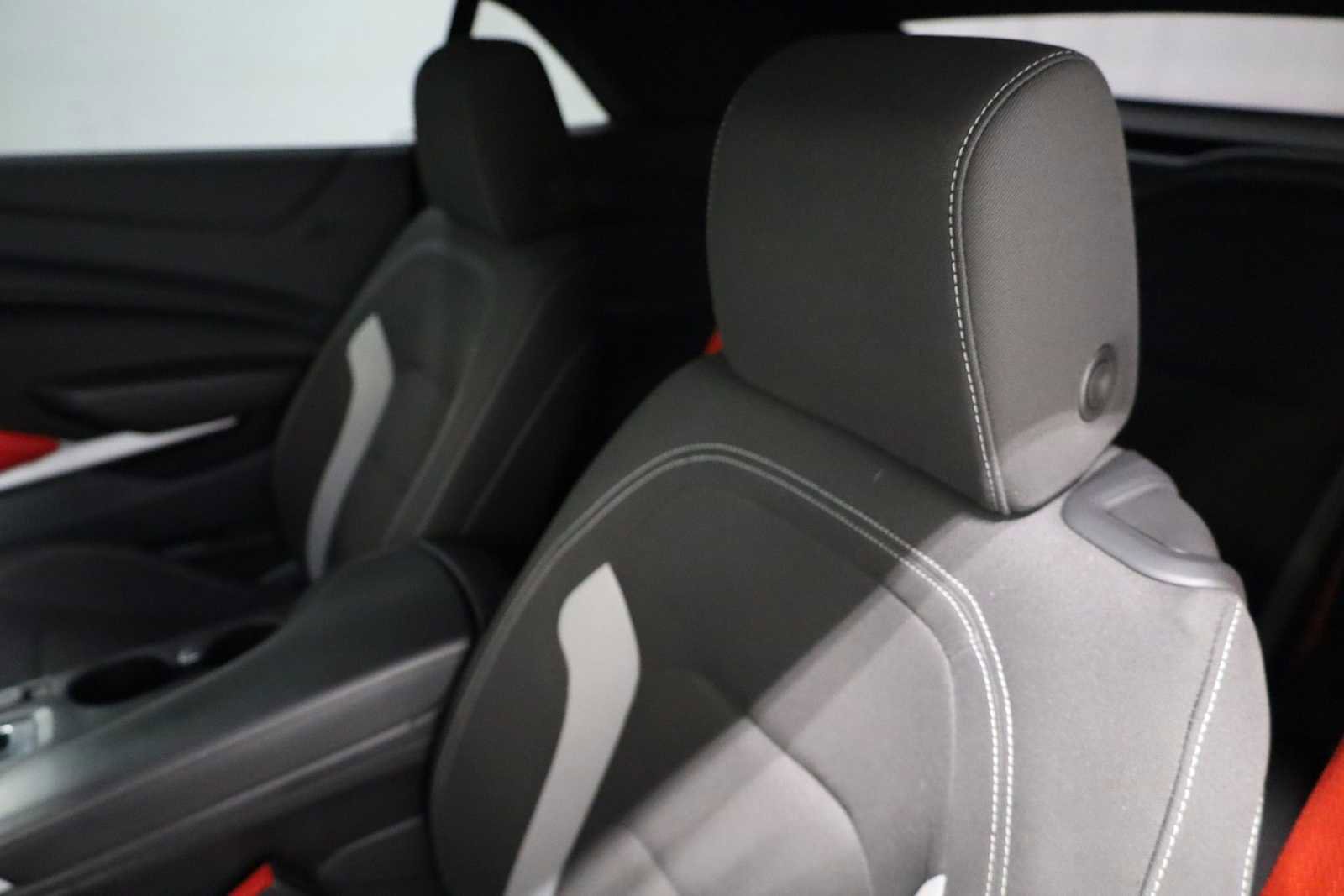 Used 2023 Chevrolet Camaro LT w/ Technology Package image 18