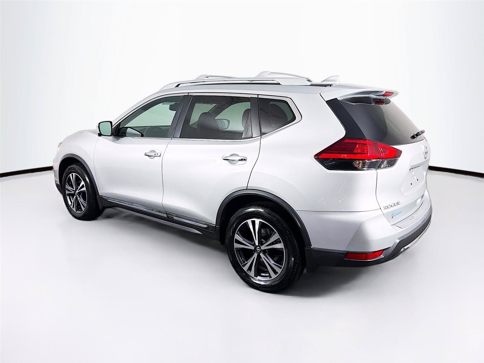 Used 2017 Nissan Rogue SL w/ SL Premium Package AWD/4WD image 9