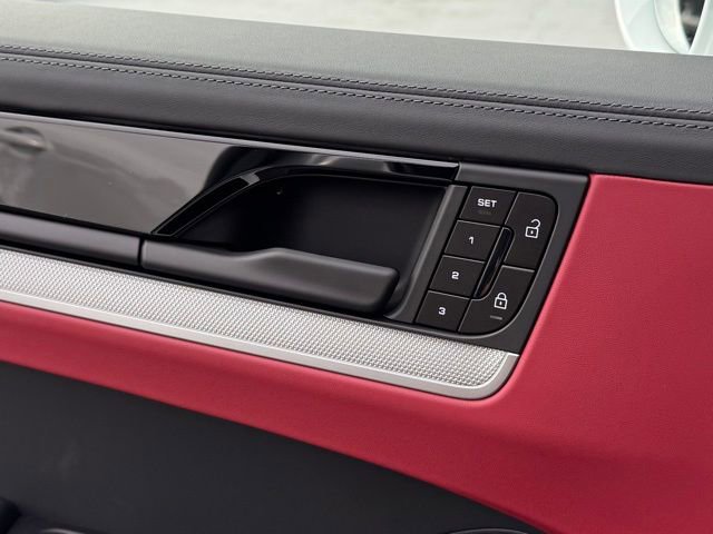 New 2026 Porsche Cayenne E-Hybrid Coupe AWD/4WD image 16