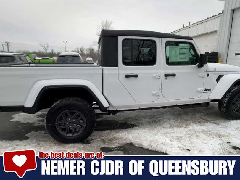 New 2026 Jeep Gladiator Sport AWD/4WD image 9