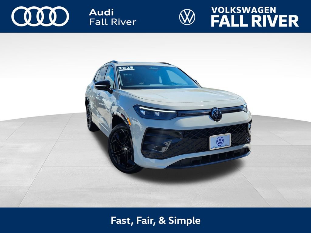 Used 2025 Volkswagen Tiguan SE R-Line AWD/4WD image 1