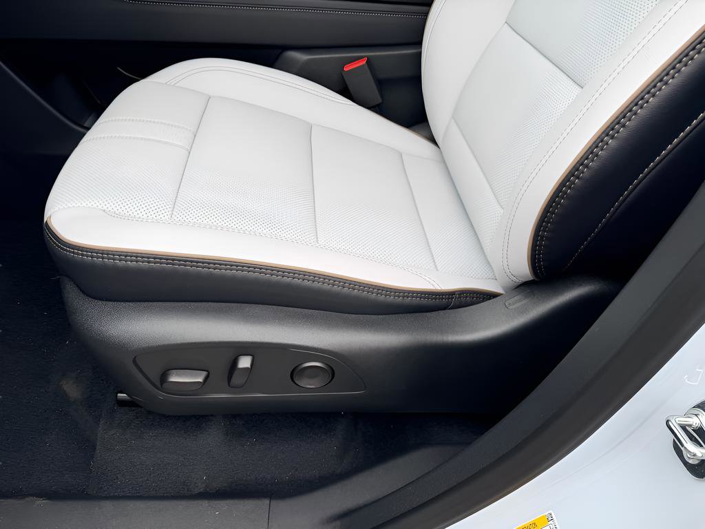 New 2026 Chevrolet Traverse High Country image 14