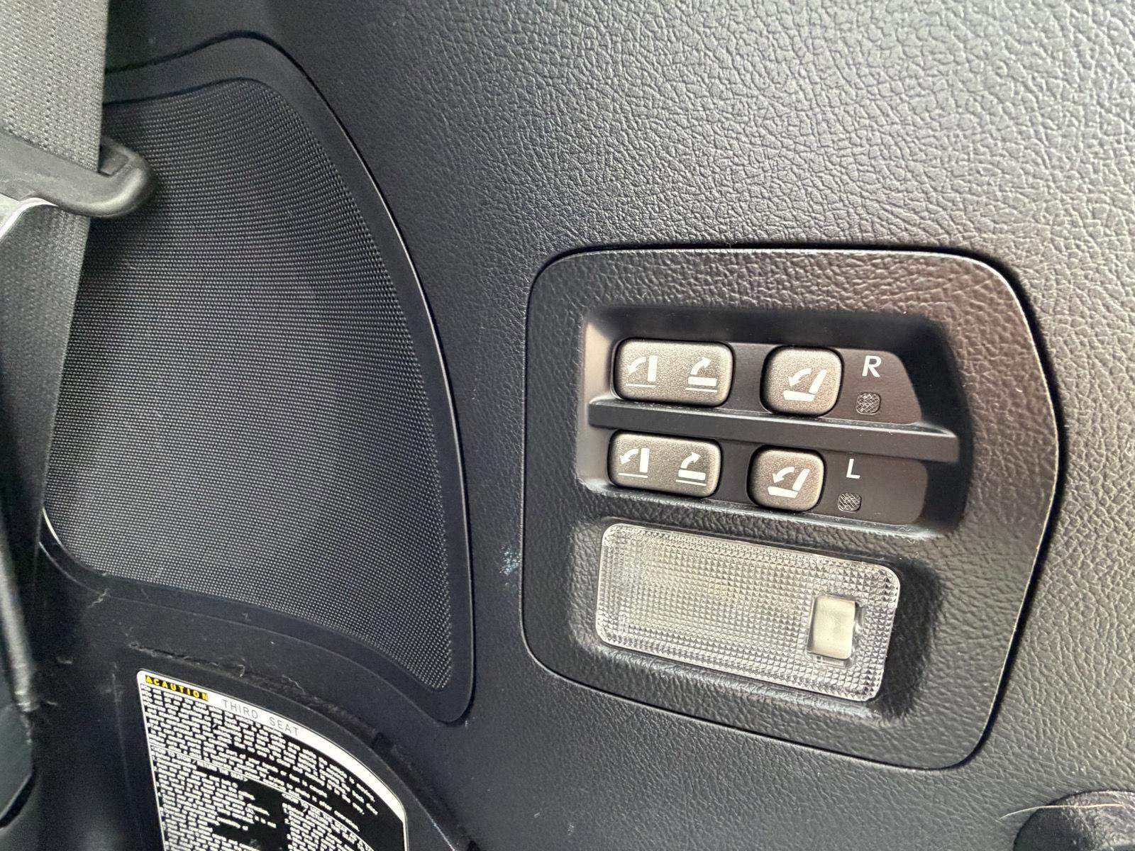 Used 2015 Lexus LX 570 4WD image 11