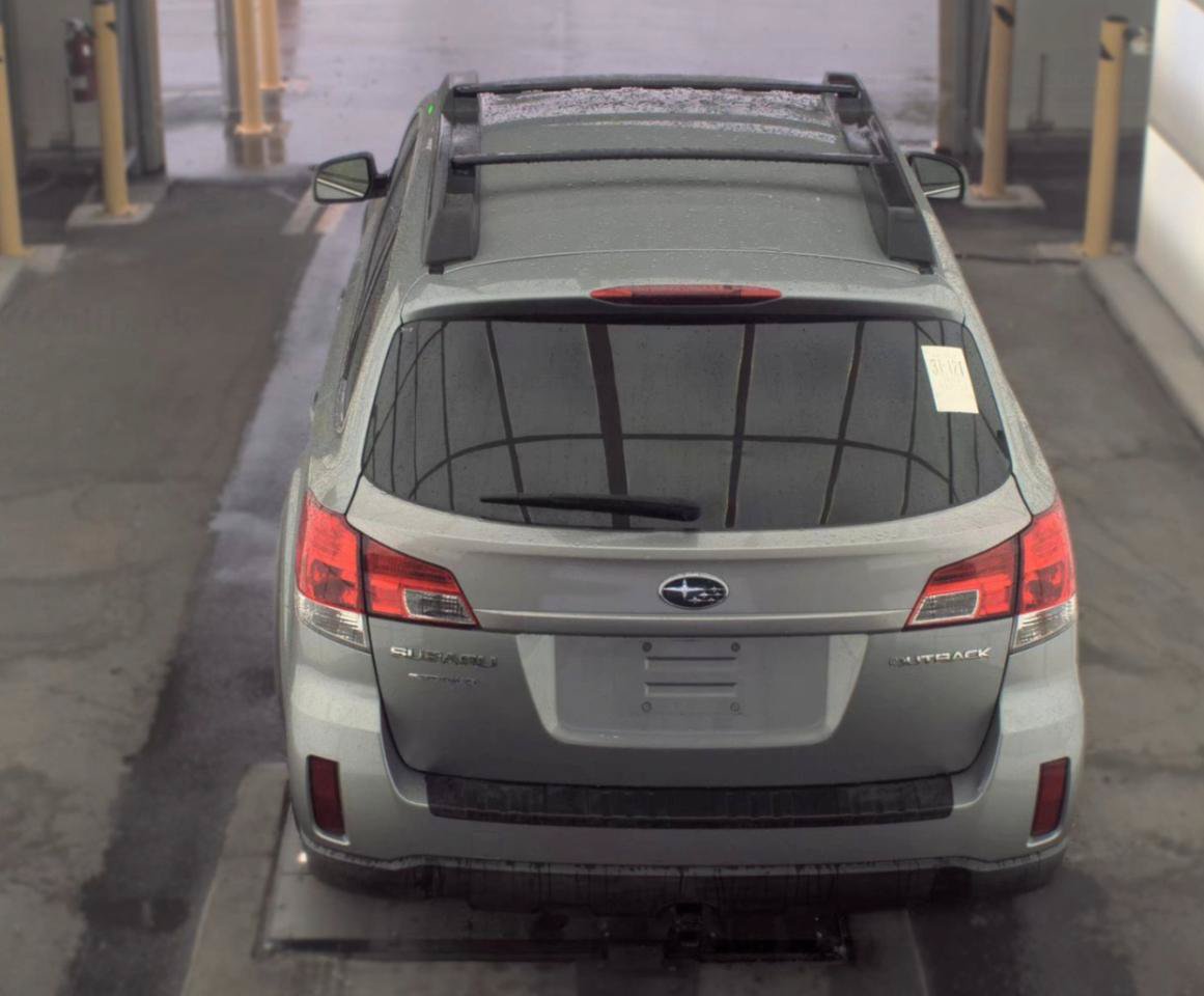 Used 2011 Subaru Outback 2.5i Premium AWD/4WD image 5
