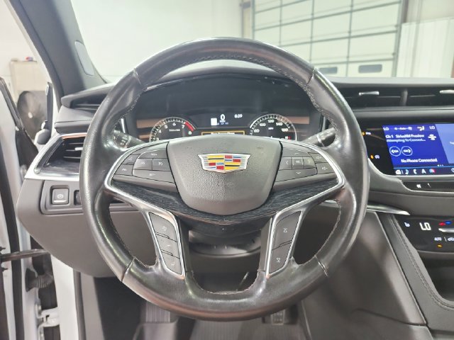 Used 2023 Cadillac XT5 Premium Luxury w/ LPO, Floor Liner Package AWD/4WD image 24