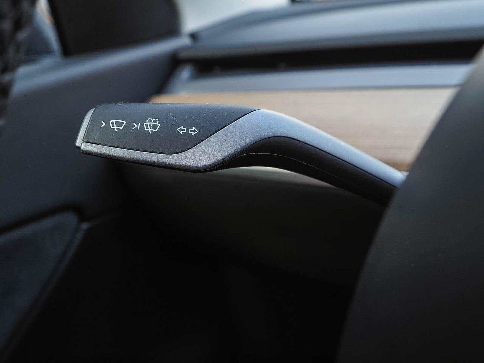 Used 2022 Tesla Model Y Long Range AWD/4WD image 28