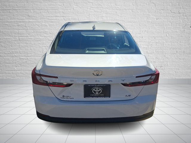 Used 2025 Toyota Camry LE FWD image 5
