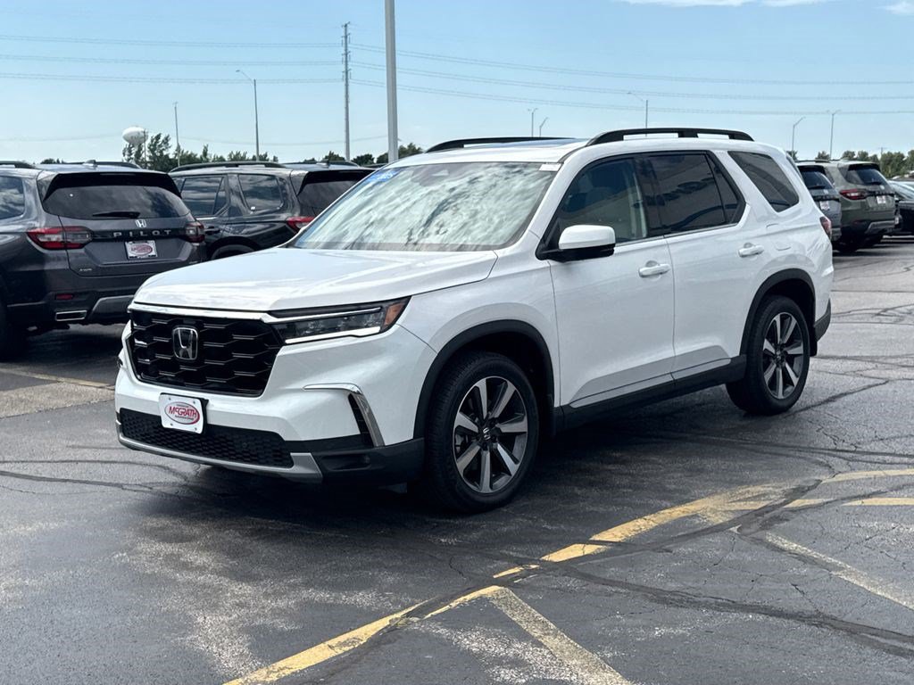 Certified 2025 Honda Pilot Touring image 7