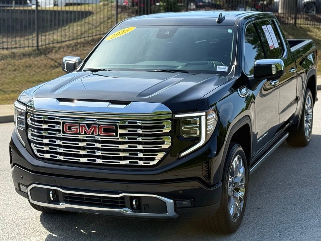 Used 2025 GMC Sierra 1500 Denali w/ Denali Reserve Package AWD/4WD image 14