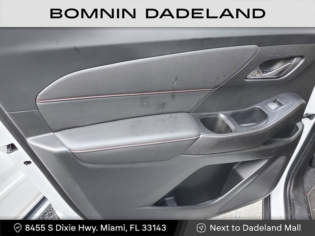 Used 2022 Chevrolet Traverse RS image 10