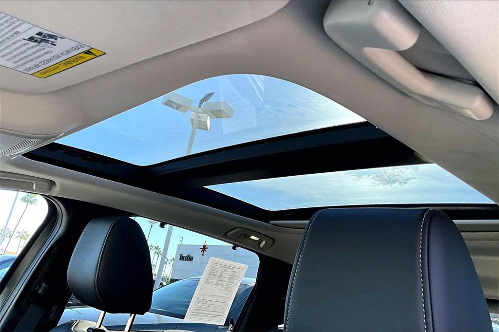 Certified 2025 MAZDA CX-70 Plug-In Hybrid w/ Premium Pkg image 12