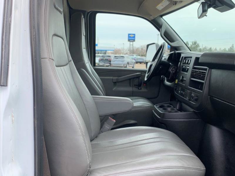 Used 2021 Chevrolet Express 4500 Extended w/ Power Convenience Package RWD image 13