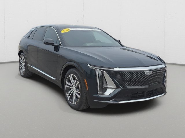 Certified 2024 Cadillac Lyriq Luxury w/ LPO, Floor Liner Package AWD/4WD image 3