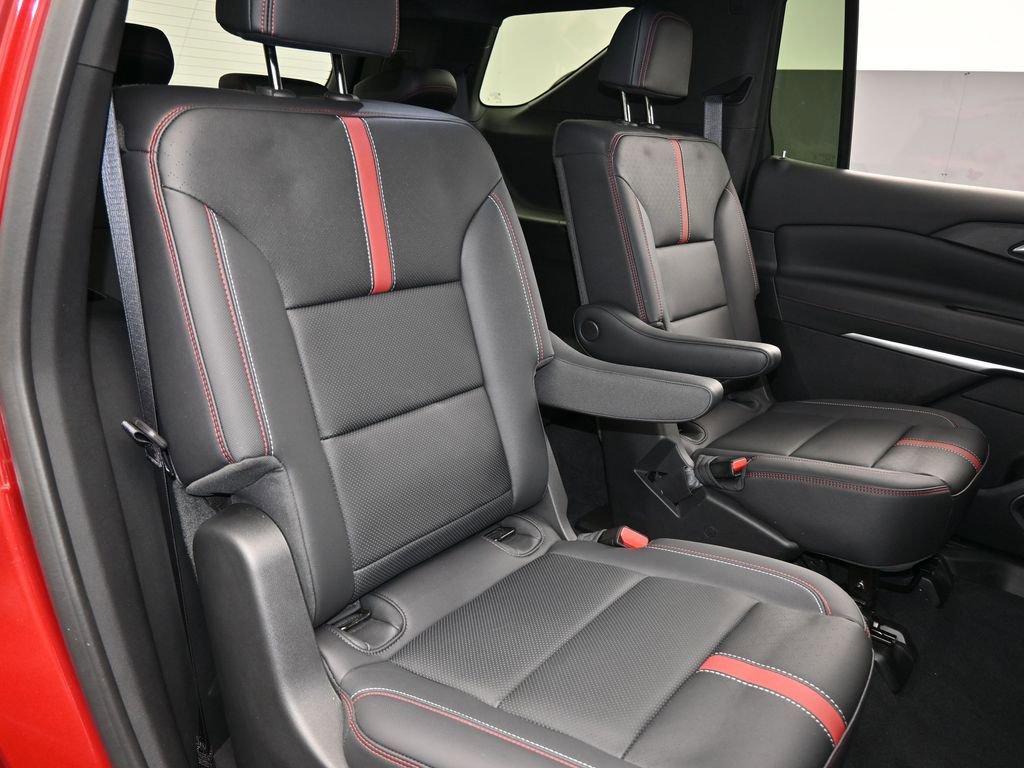 Used 2024 Chevrolet Traverse RS image 52