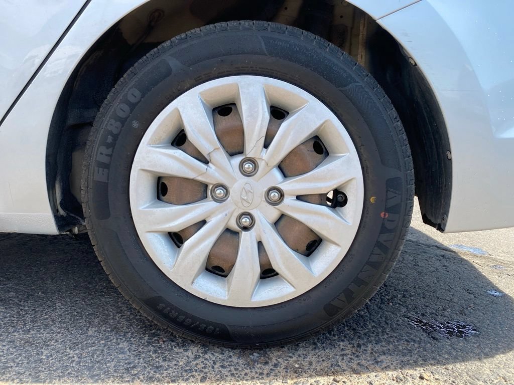 Used 2018 Hyundai Accent SE FWD image 12