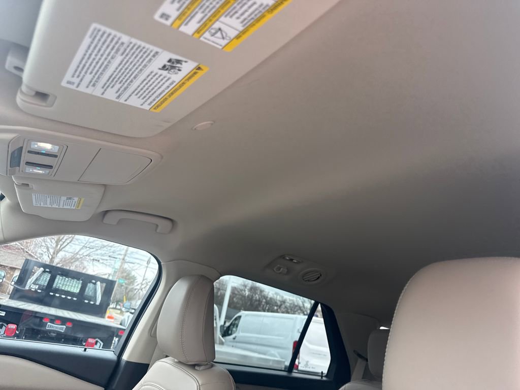 Used 2024 Ford Explorer XLT w/ Equipment Group 202A image 28