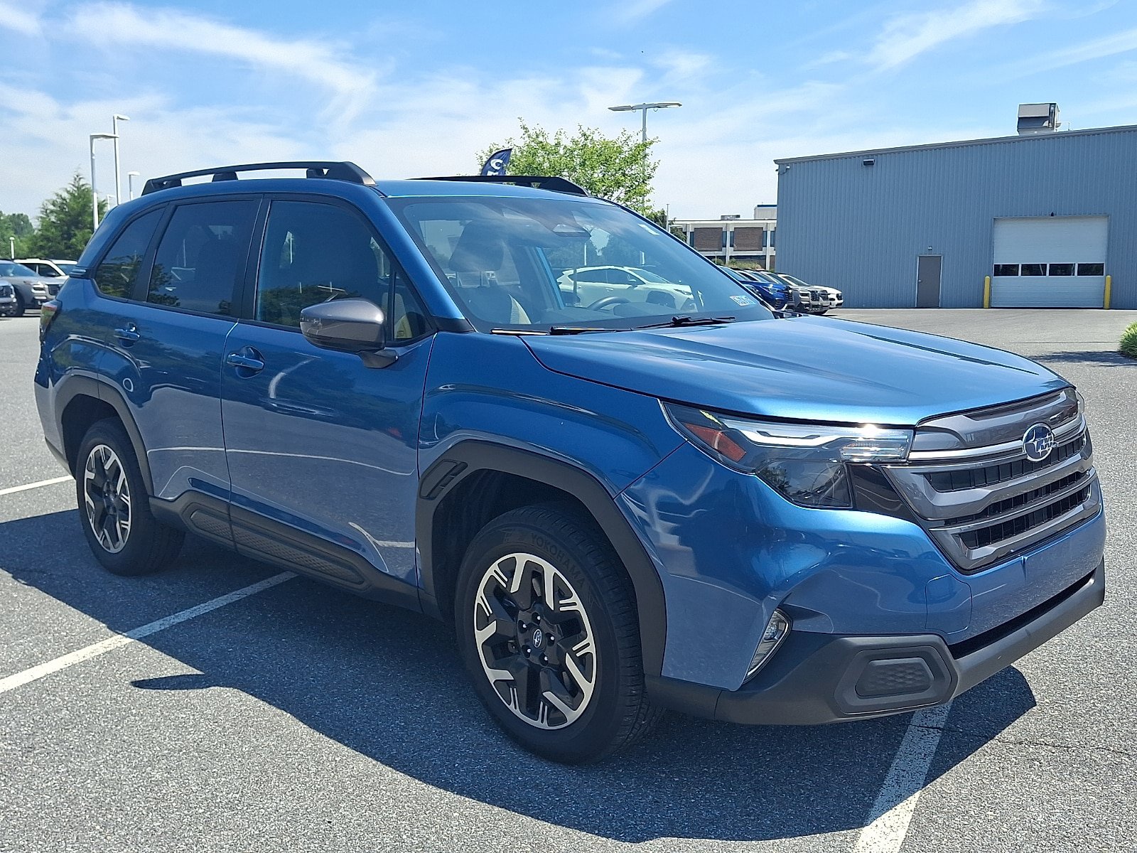 Certified 2025 Subaru Forester Premium w/ Convenience Package #1 AWD/4WD image 3