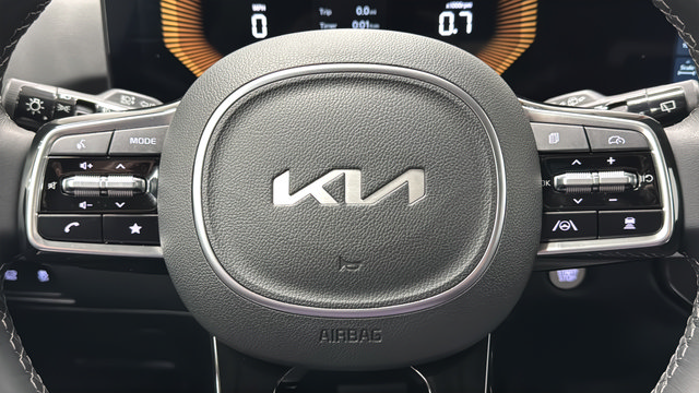 Used 2025 Kia Sorento X-Line EX AWD/4WD image 16