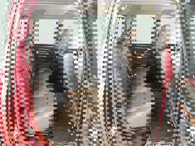 Used 2017 RAM 1500 Laramie w/ Convenience Group image 9