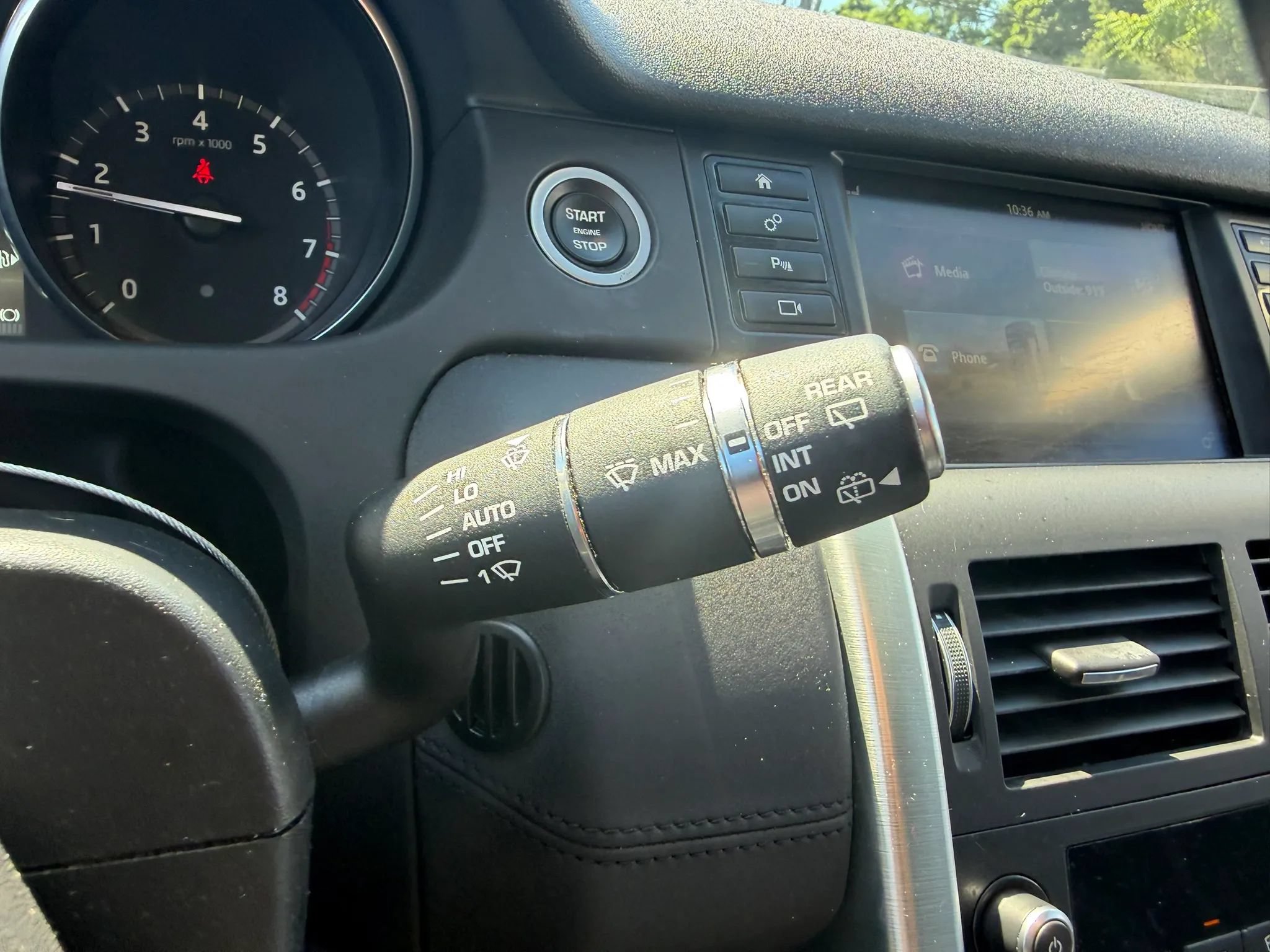 Used 2018 Land Rover Discovery Sport HSE AWD/4WD image 15