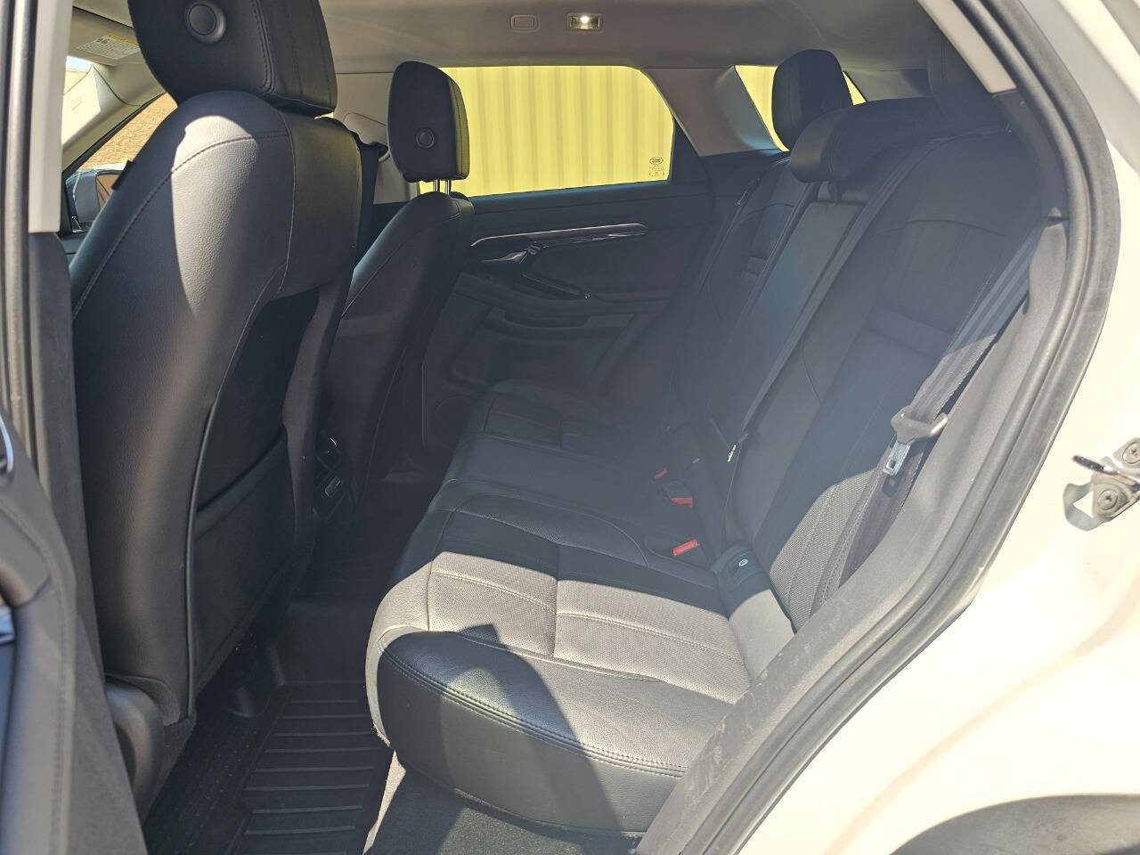 Used 2020 Land Rover Range Rover Evoque SE image 33