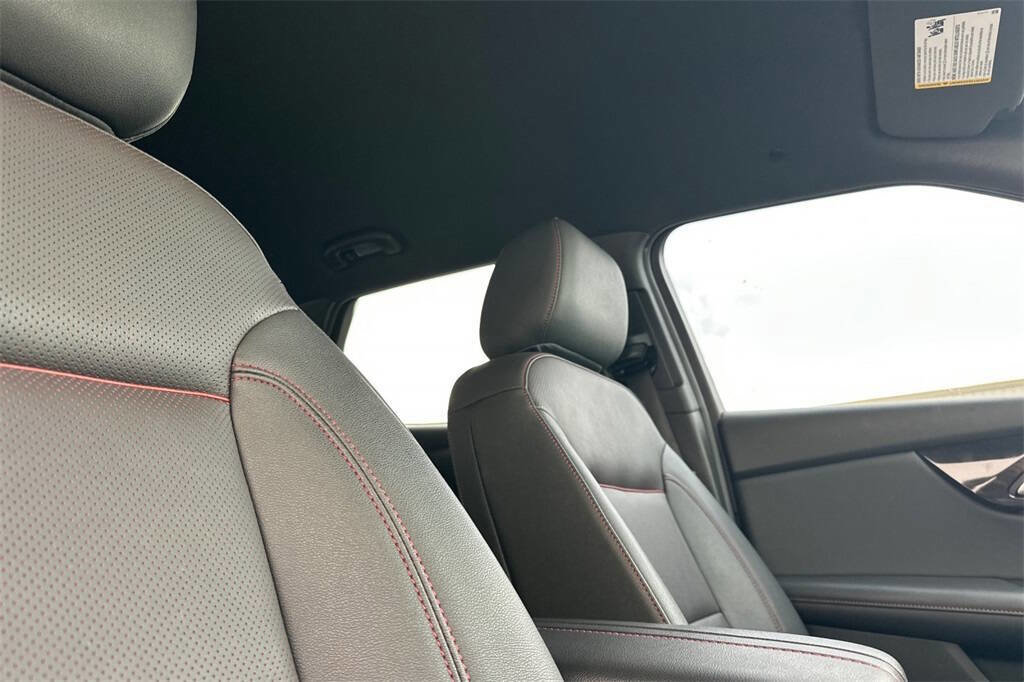 Used 2024 Chevrolet Blazer RS w/ Driver Confidence II Package image 17