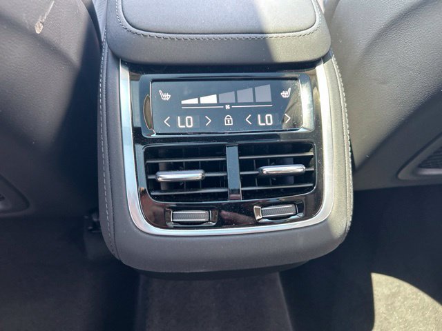 Certified 2025 Volvo XC90 B5 Plus AWD/4WD image 18