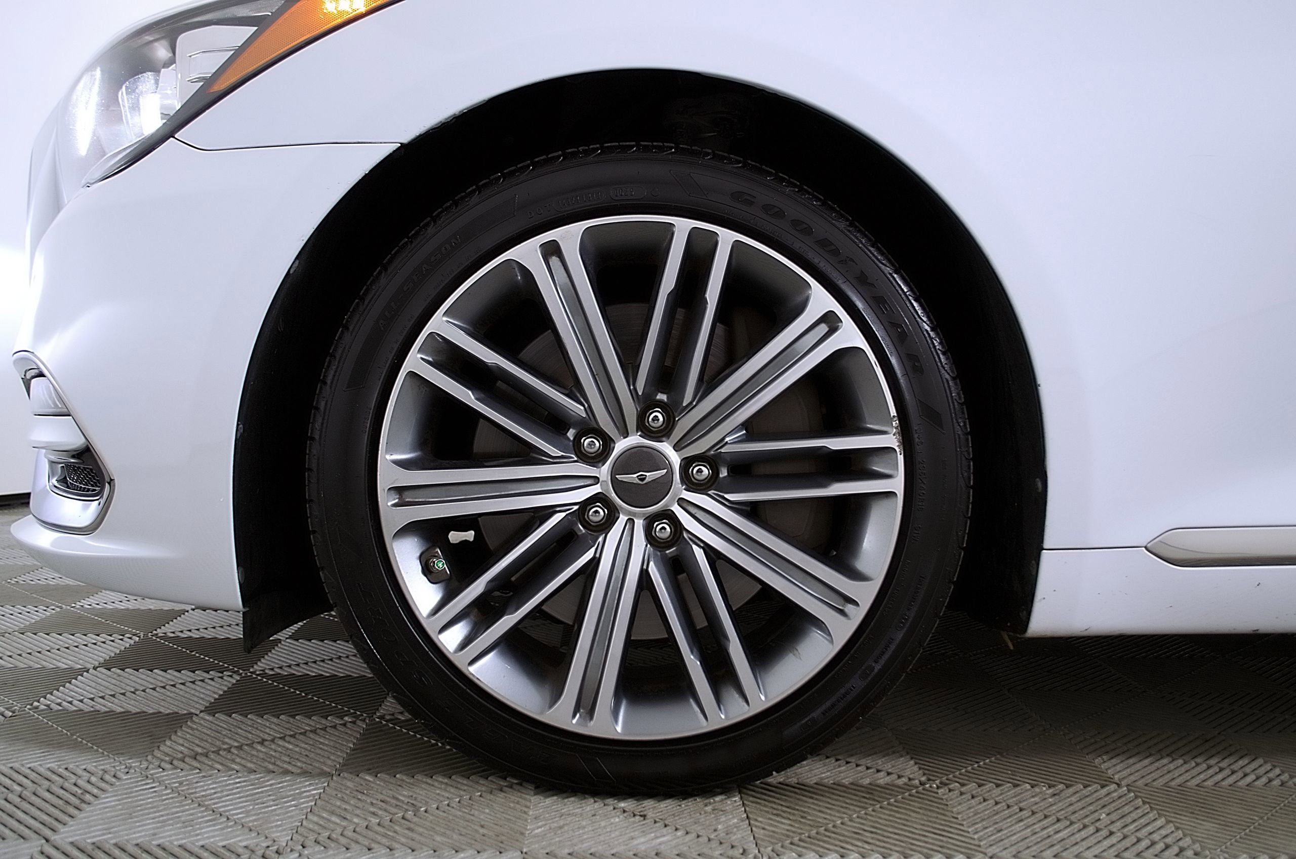 Used 2018 Genesis G80 3.8 w/ Option Group 02 RWD image 11