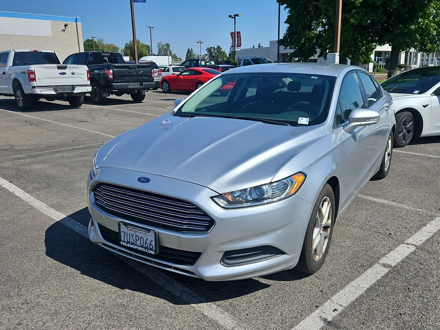 Used 2014 Ford Fusion SE FWD image 1