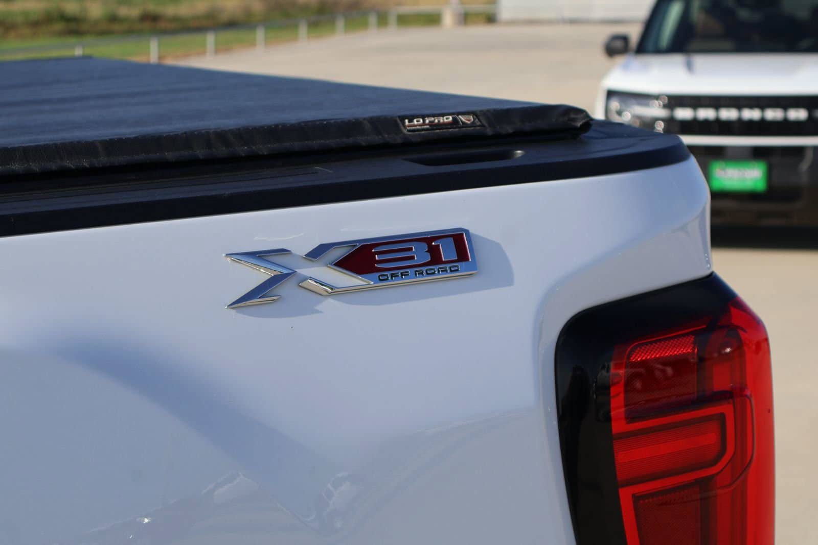Used 2021 GMC Sierra 2500 SLT w/ SLT Premium Package AWD/4WD image 3