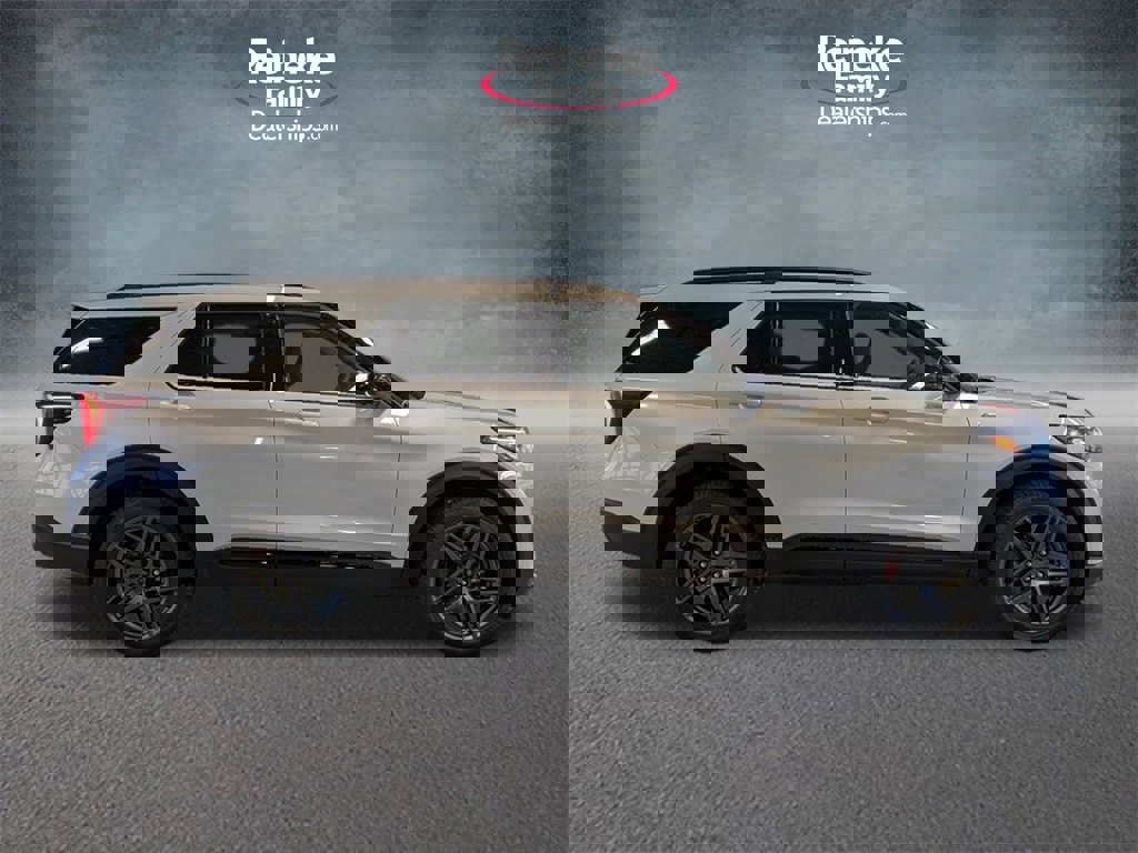 New 2026 Ford Explorer ST-Line w/ ST-Line Street Pack image 4