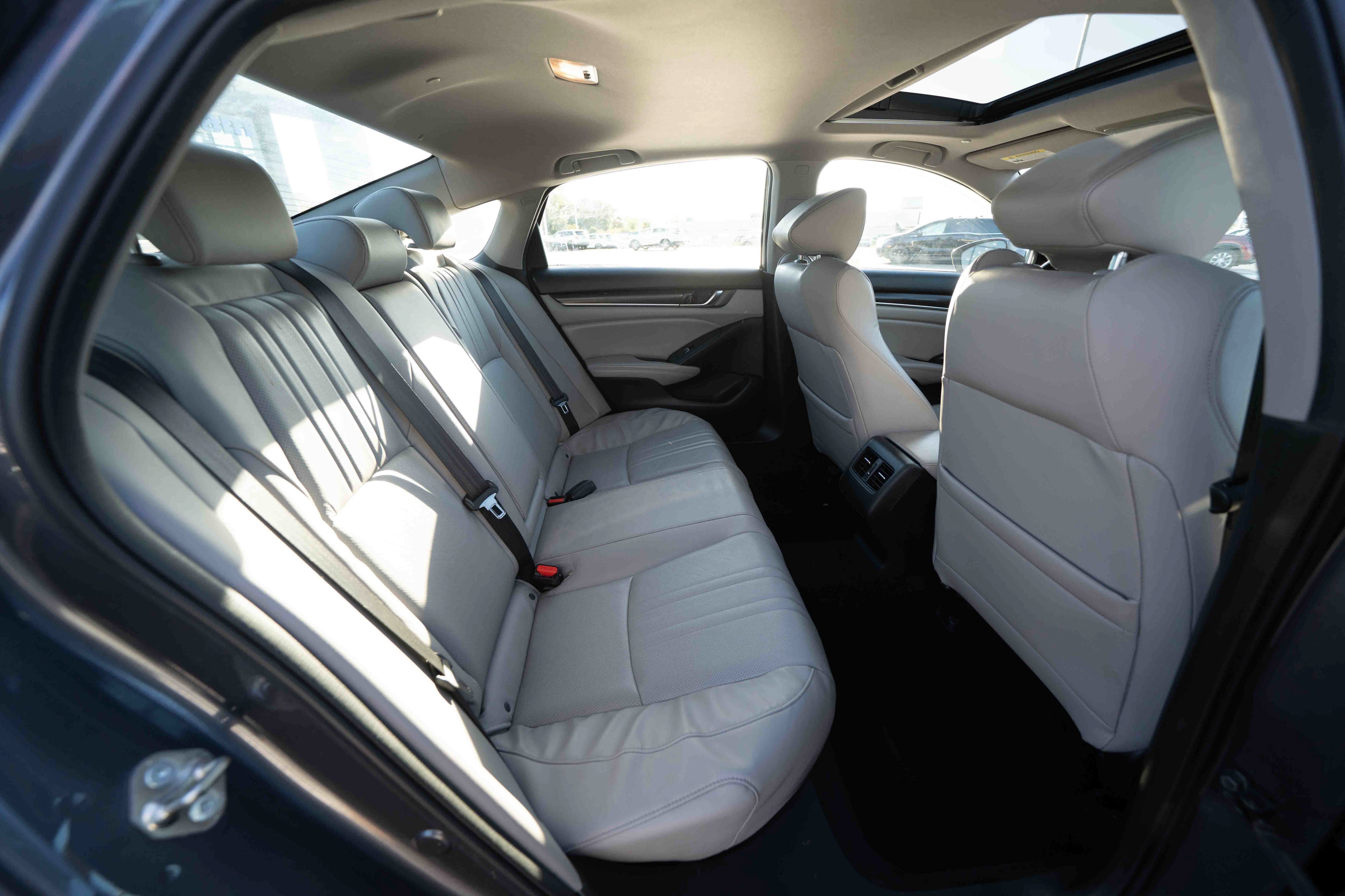 Used 2018 Honda Accord EX-L image 24