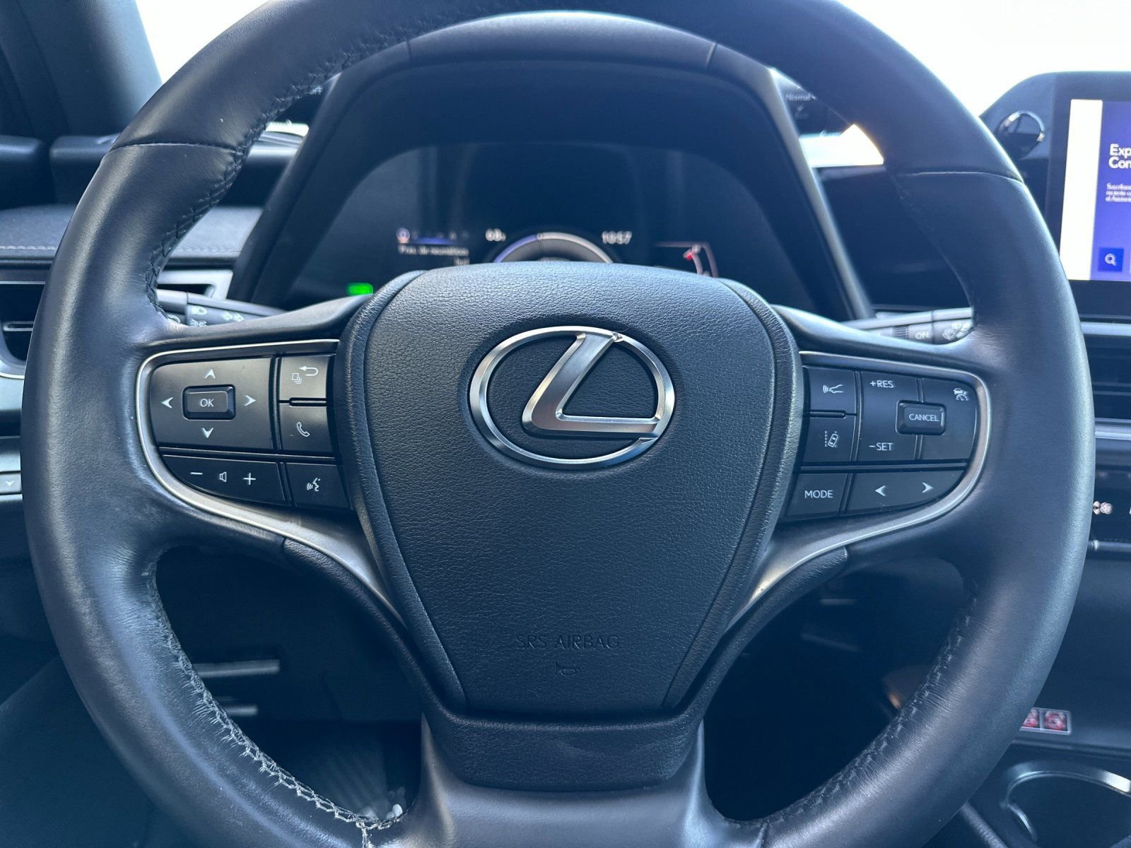 Used 2024 Lexus UX 250h FWD image 27