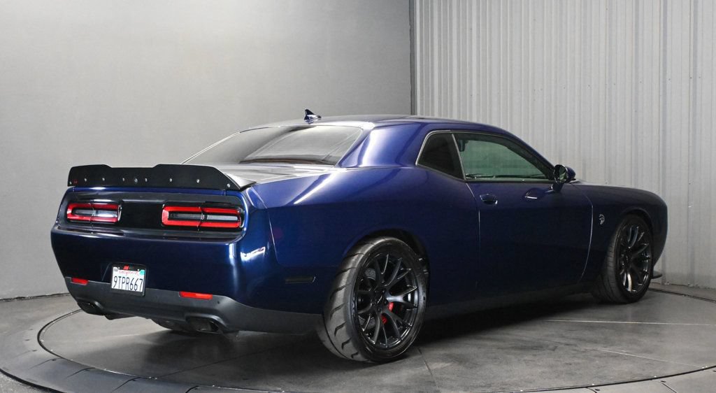 Used 2015 Dodge Challenger SRT Hellcat RWD image 5