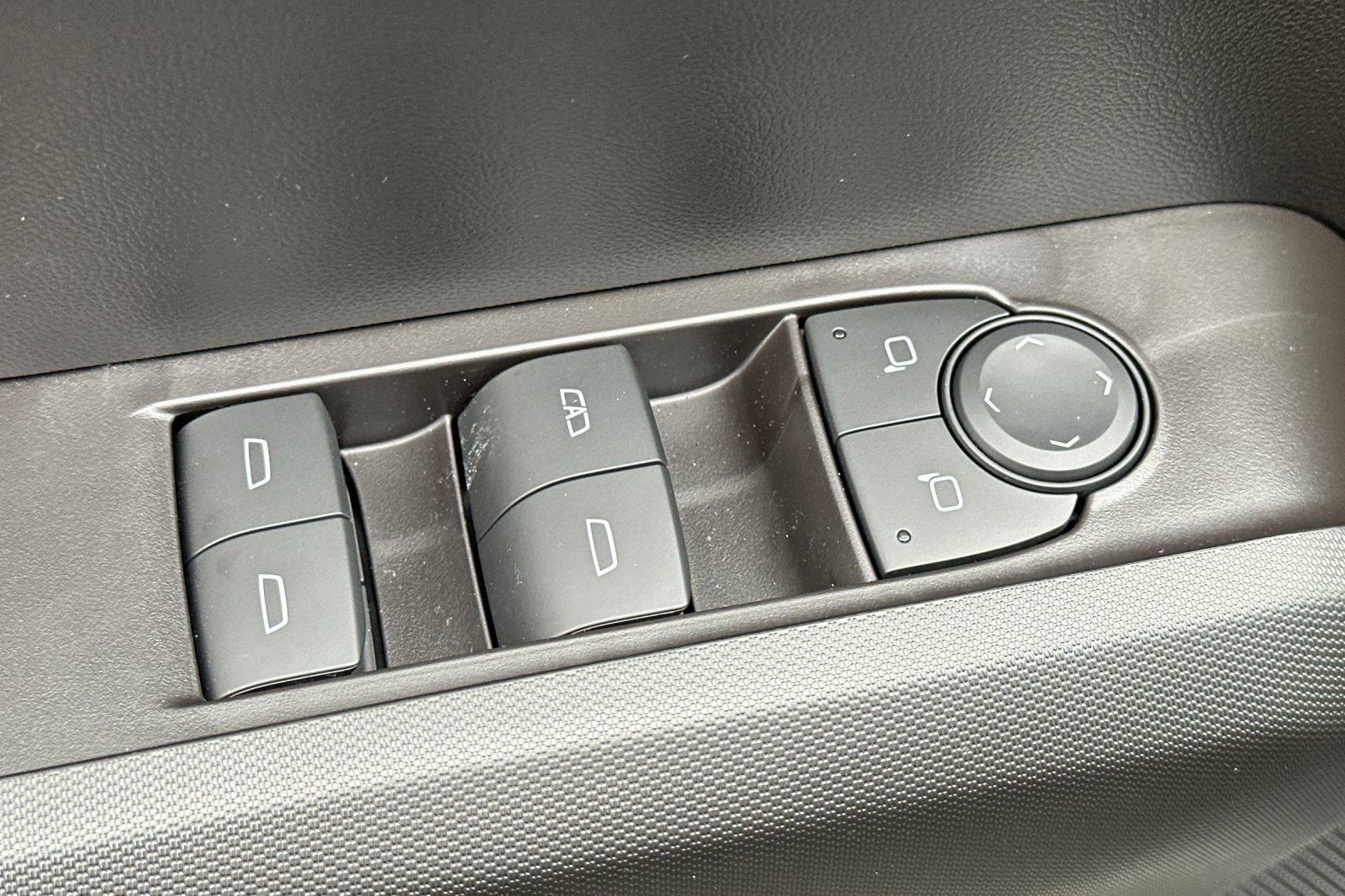 New 2026 GMC Canyon Elevation w/ Convenience Package image 11