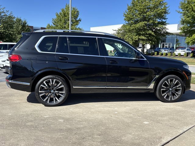 Used 2022 BMW X7 xDrive40i w/ Cold Weather Package image 2