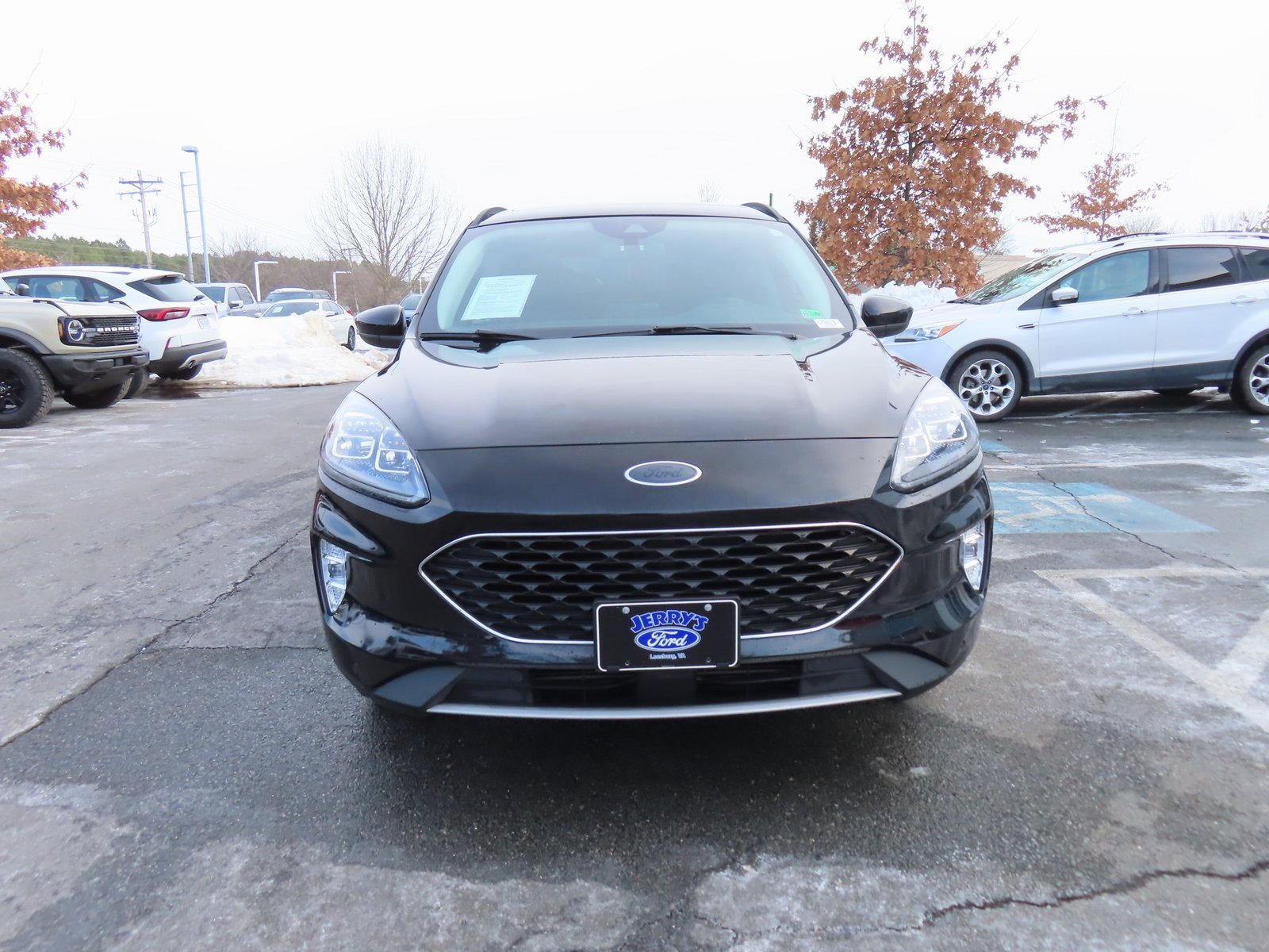 Certified 2022 Ford Escape Titanium w/ Class II Trailer Tow Package image 2