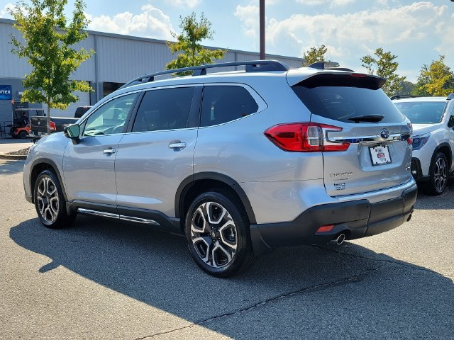 Used 2024 Subaru Ascent Touring AWD/4WD image 5