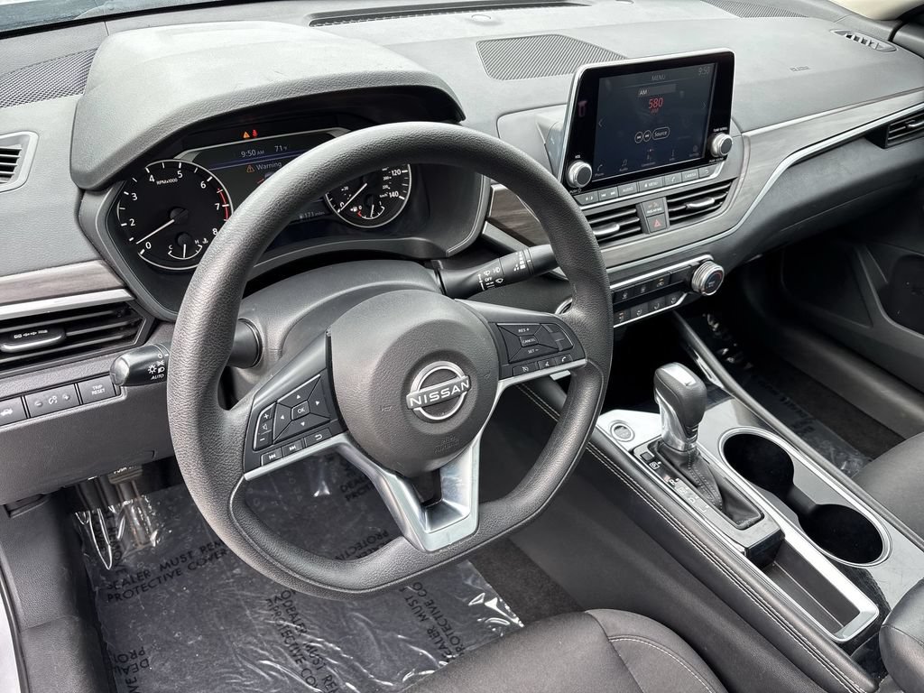 Certified 2023 Nissan Altima 2.5 SV FWD image 11