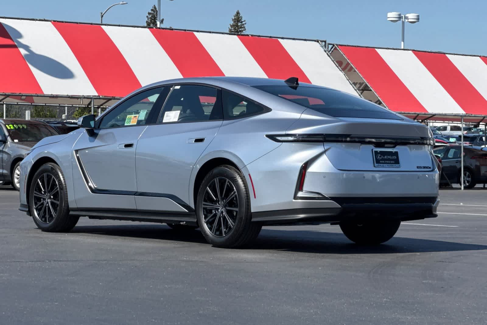 New 2026 Lexus ES 350e FWD image 7