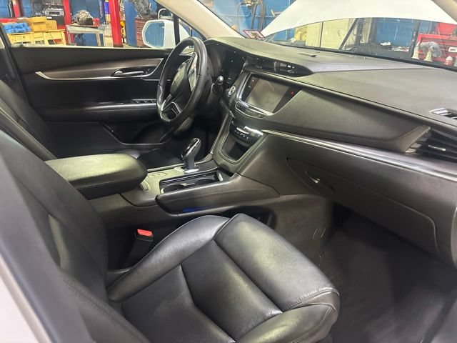 Used 2018 Cadillac XT5 Luxury w/ Driver Awareness Package AWD/4WD image 6